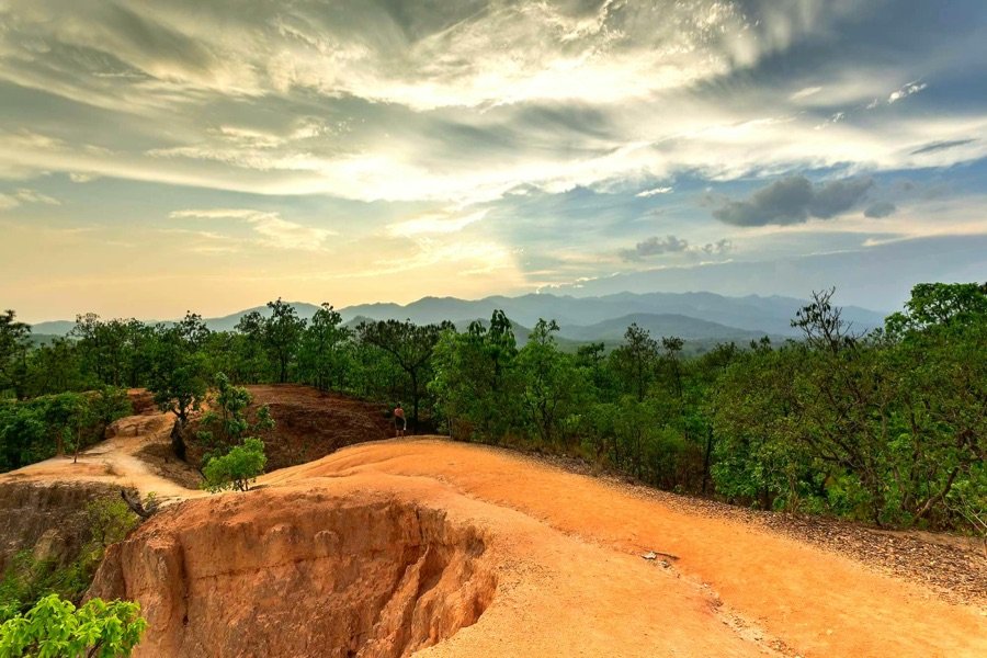 Chiang Mai private driver mountain route through Northern Thailand