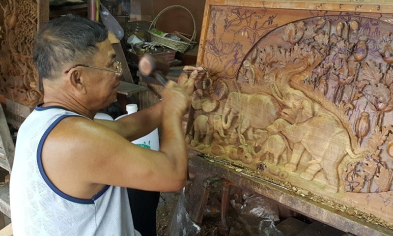 Private Tour Chiang Mai Handicraft Tour with Chiang Mai private driver